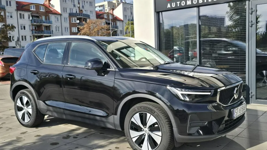 VOLVO XC40 -