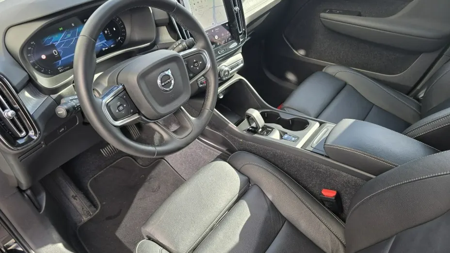 VOLVO XC40 -