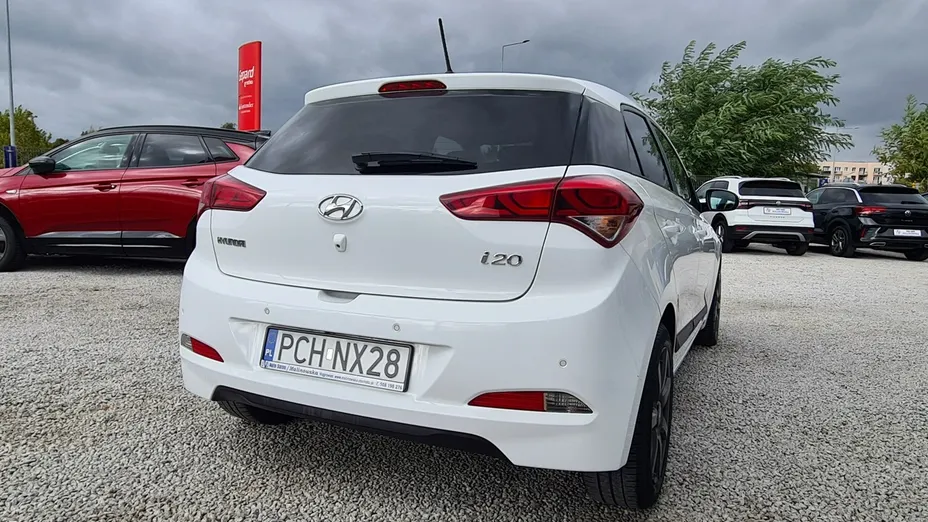 HYUNDAI i20 -