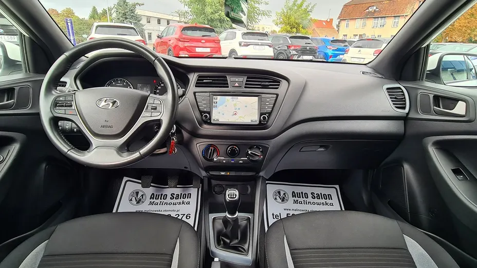 HYUNDAI i20 -