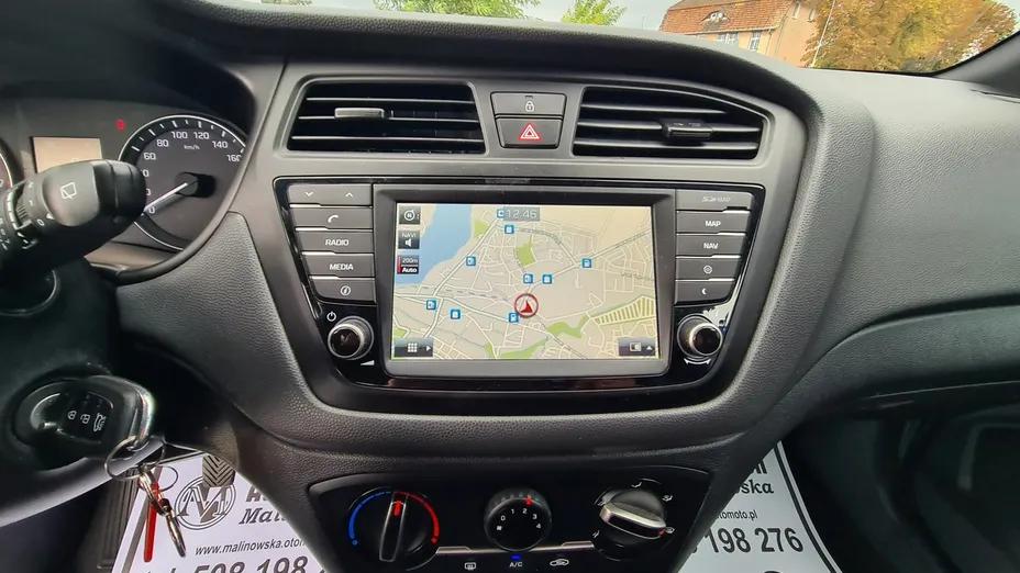 HYUNDAI i20 -