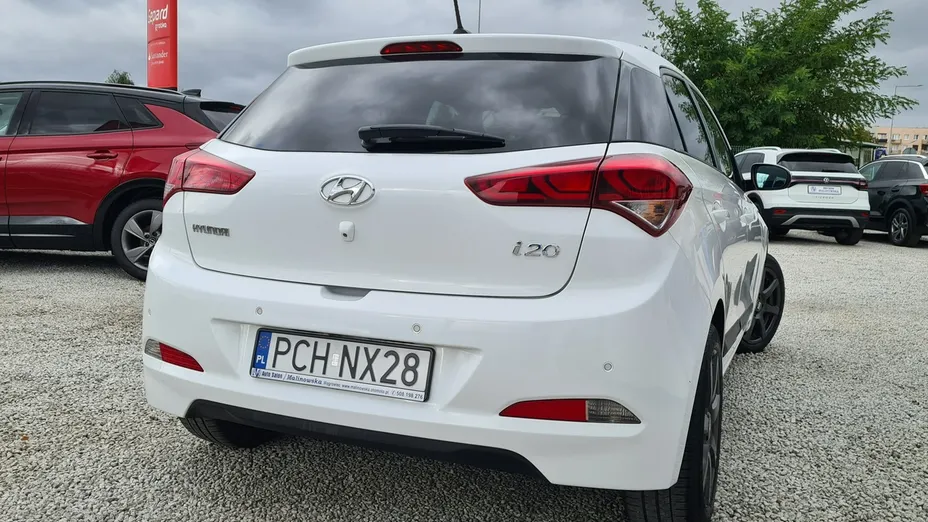 HYUNDAI i20 -