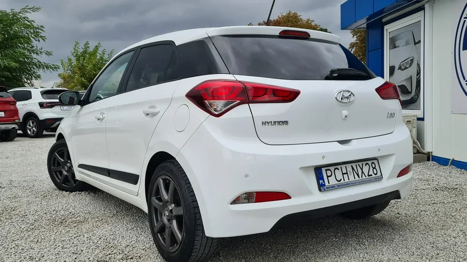 HYUNDAI i20 -