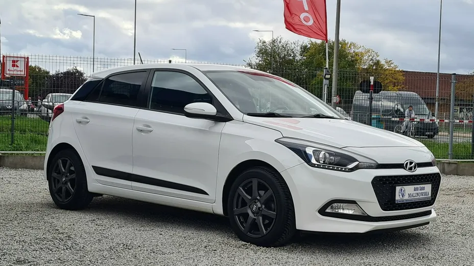 HYUNDAI i20 -