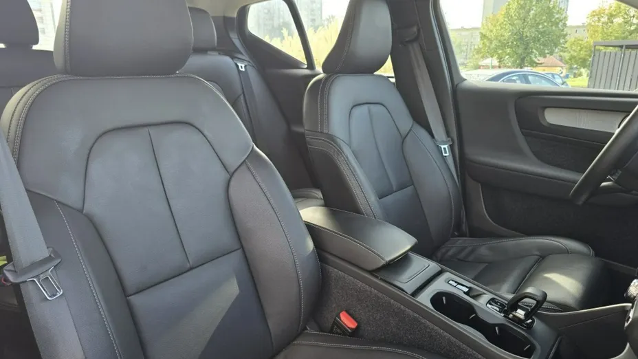 VOLVO XC40 -