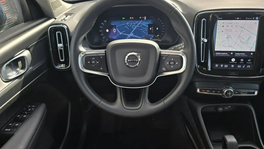 VOLVO XC40 -