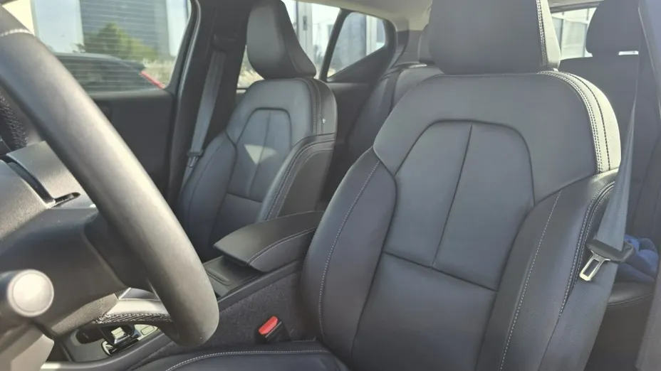 VOLVO XC40 -