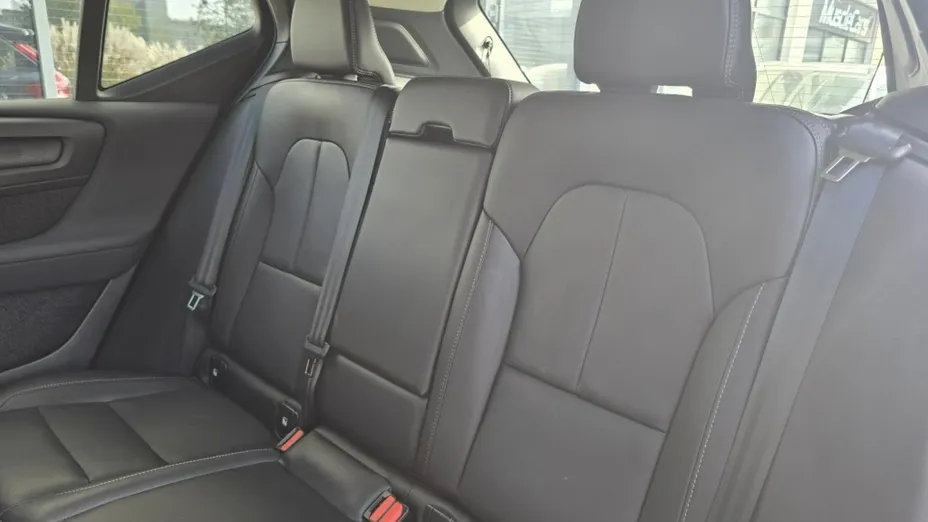 VOLVO XC40 -