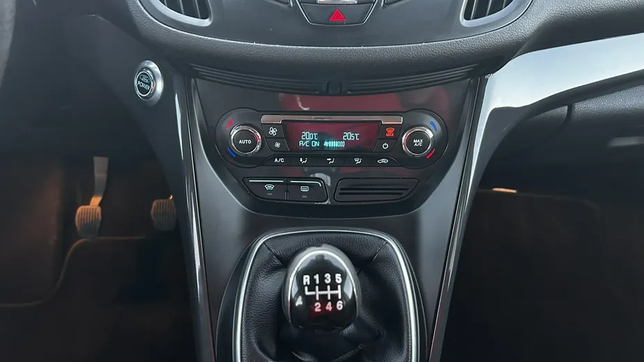 FORD Kuga -