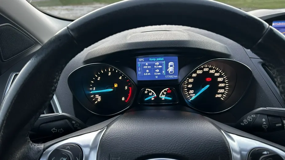 FORD Kuga -
