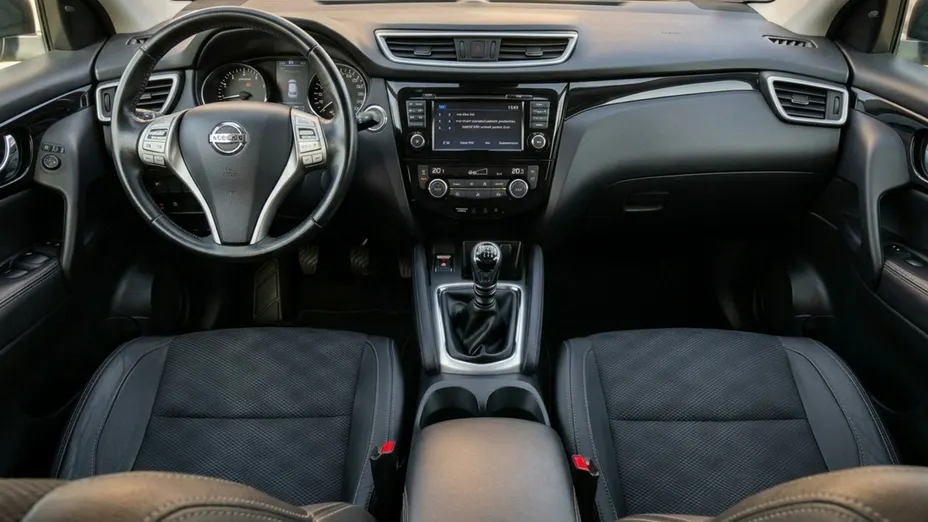 NISSAN Qashqai -