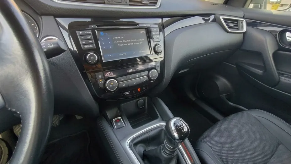 NISSAN Qashqai -