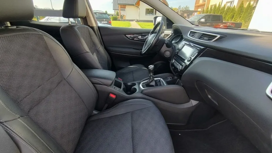 NISSAN Qashqai -