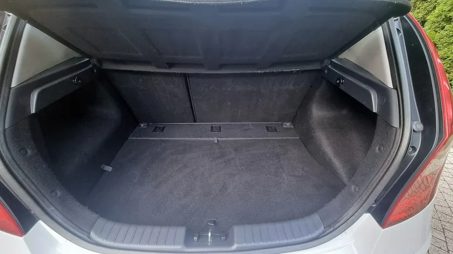 HYUNDAI i30 -