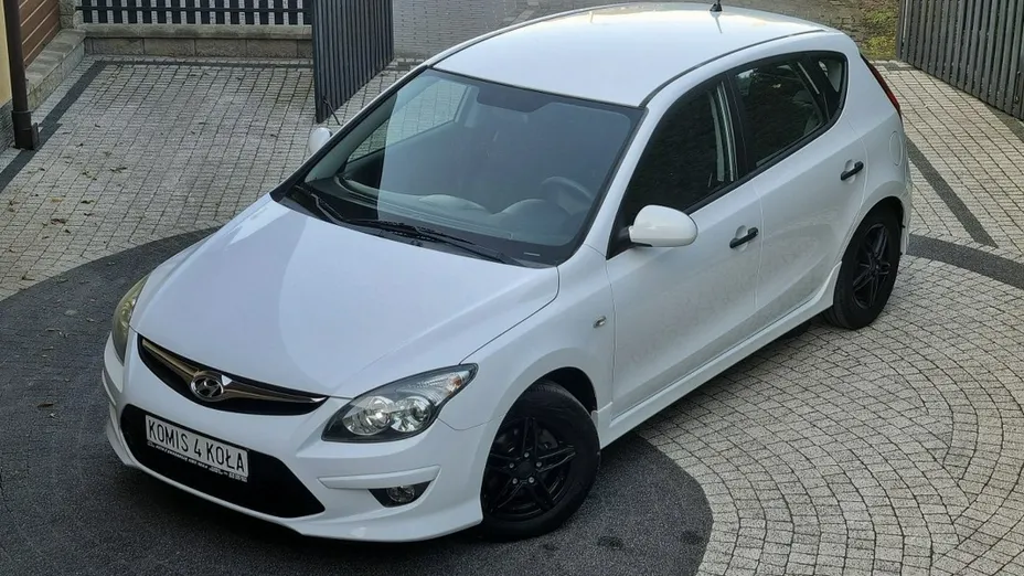 HYUNDAI i30 -