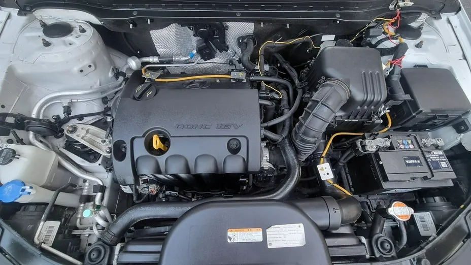 HYUNDAI i30 -