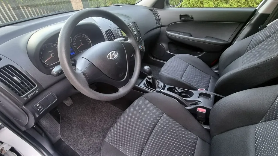 HYUNDAI i30 -