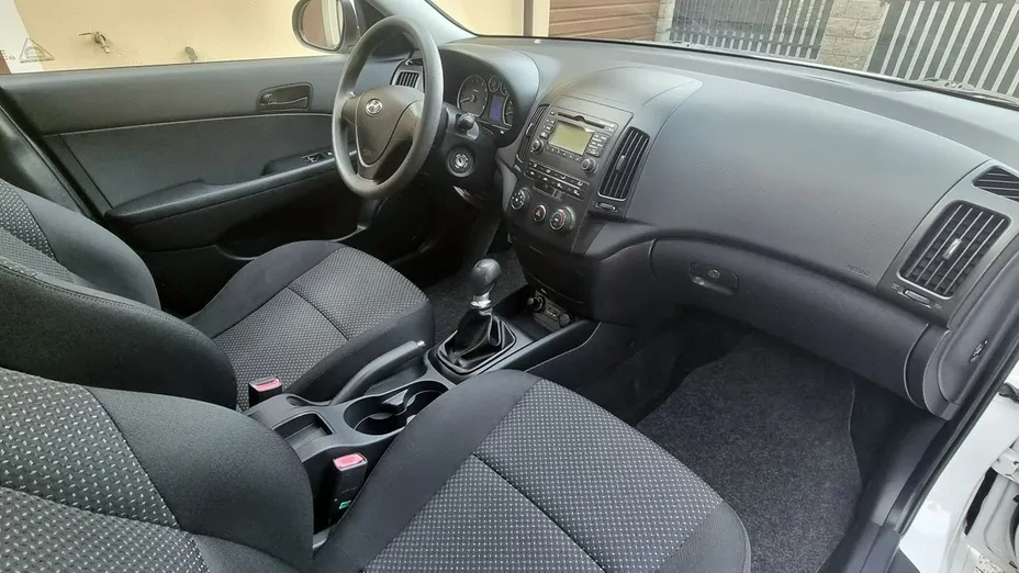 HYUNDAI i30 -