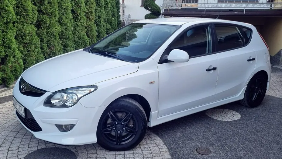 HYUNDAI i30 -