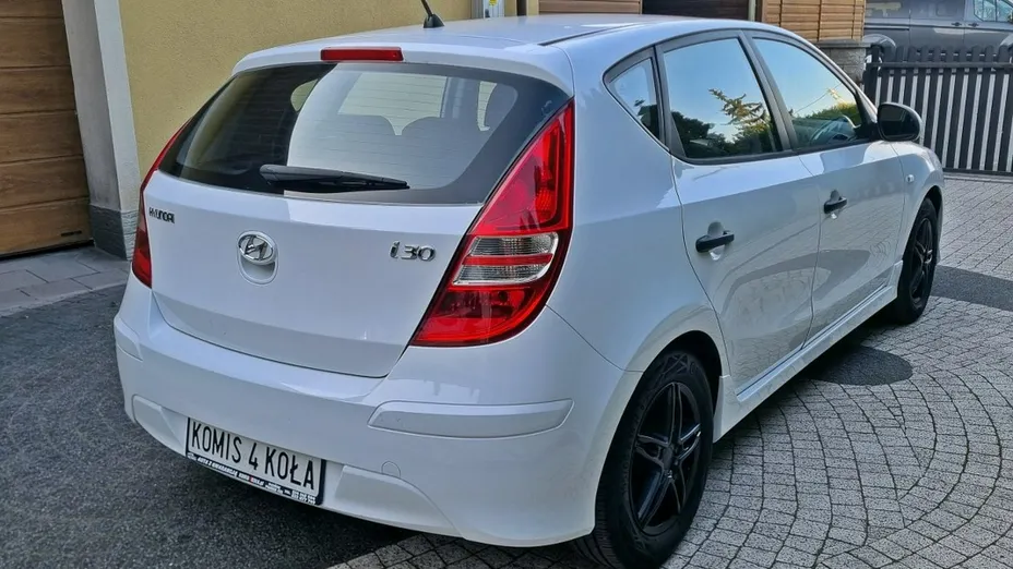 HYUNDAI i30 -