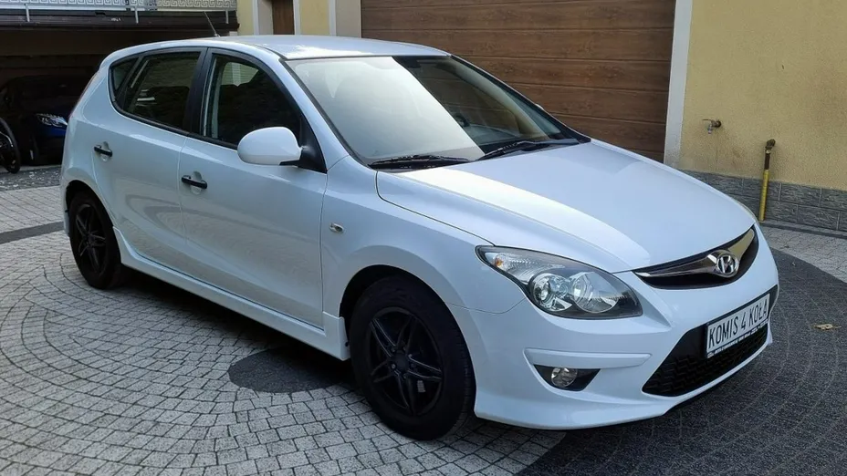 HYUNDAI i30 -