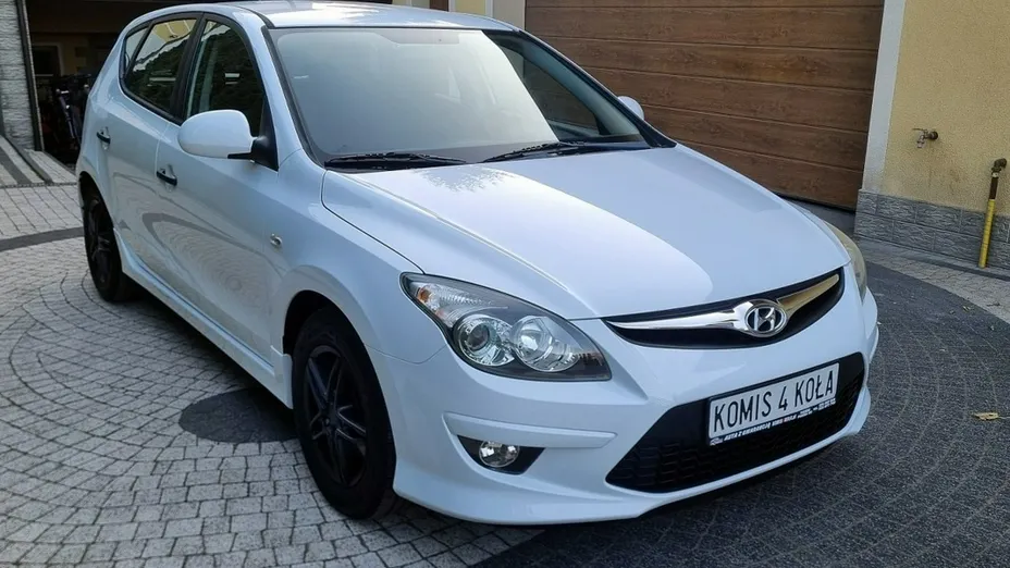 HYUNDAI i30 -