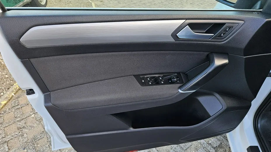 VOLKSWAGEN Touran -
