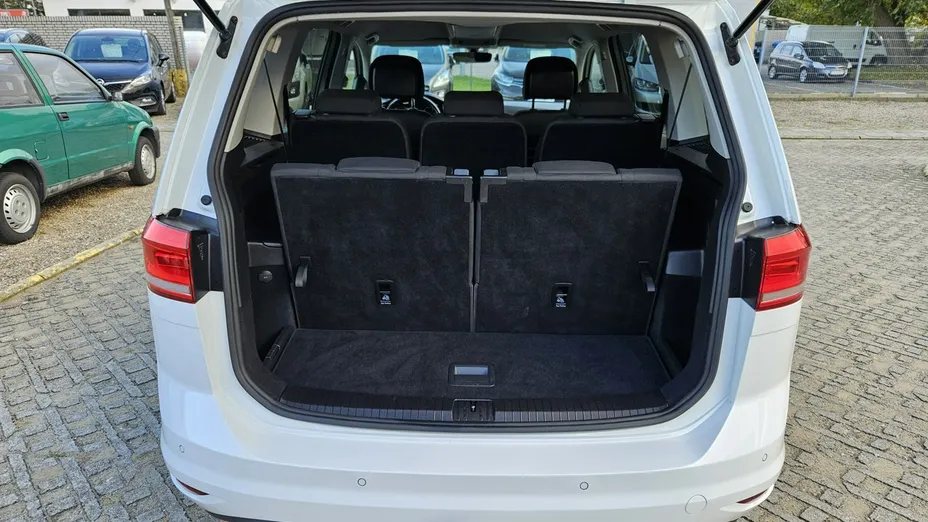 VOLKSWAGEN Touran -
