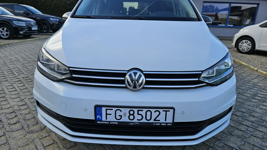 VOLKSWAGEN Touran -
