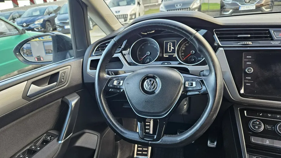 VOLKSWAGEN Touran -