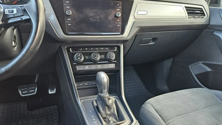 VOLKSWAGEN Touran -