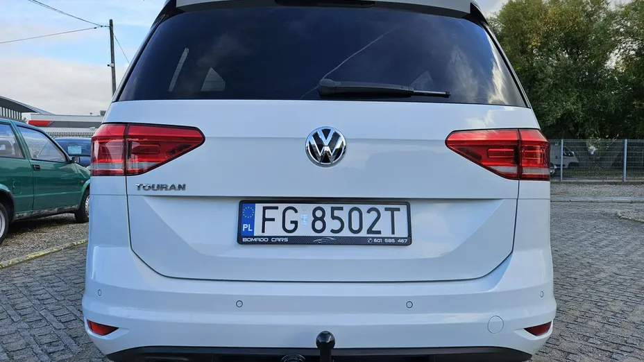 VOLKSWAGEN Touran -