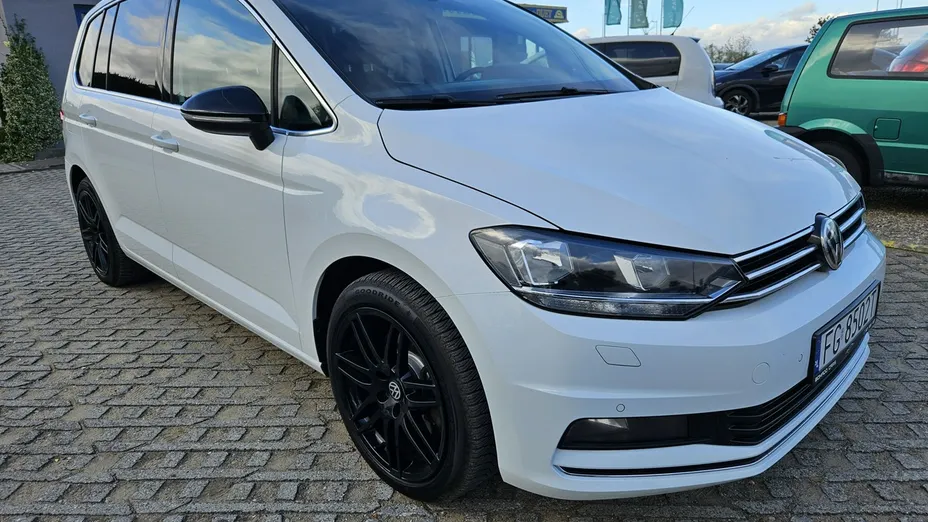 VOLKSWAGEN Touran -
