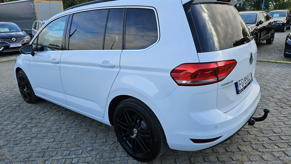 VOLKSWAGEN Touran -