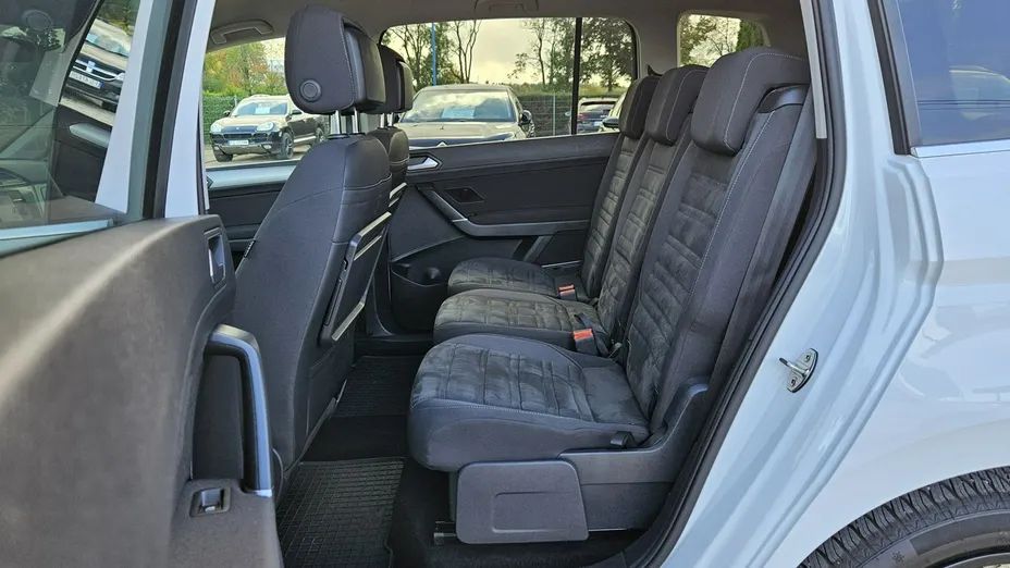 VOLKSWAGEN Touran -