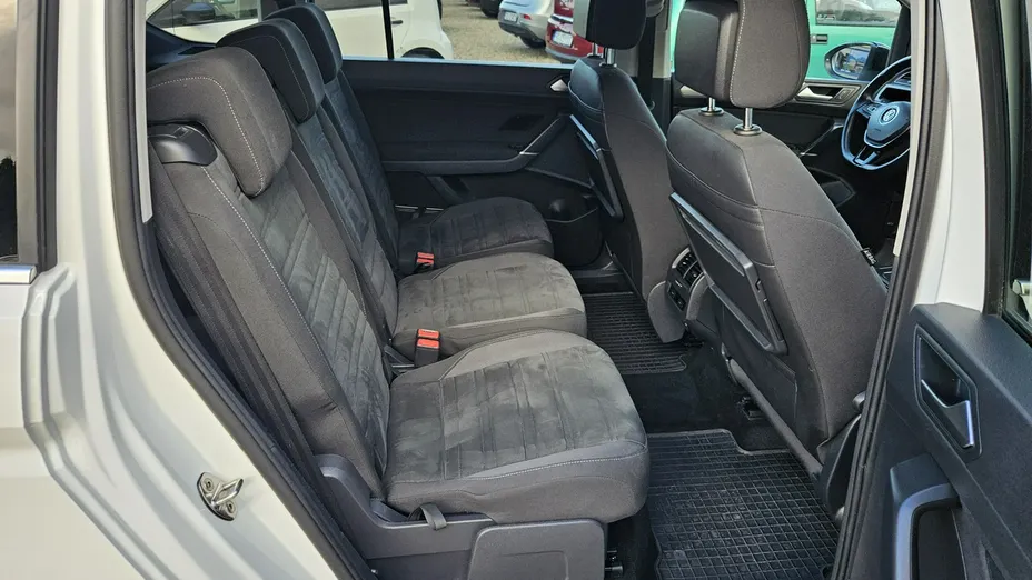 VOLKSWAGEN Touran -