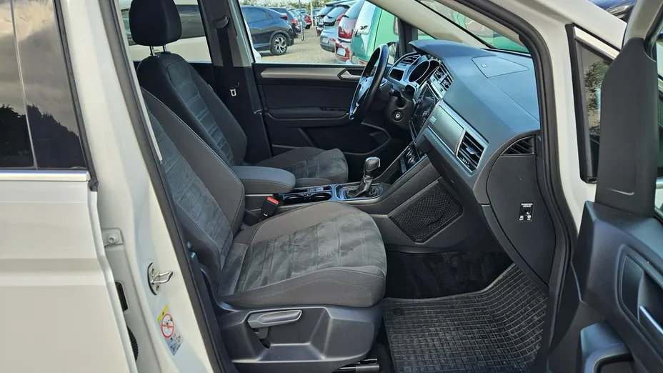 VOLKSWAGEN Touran -