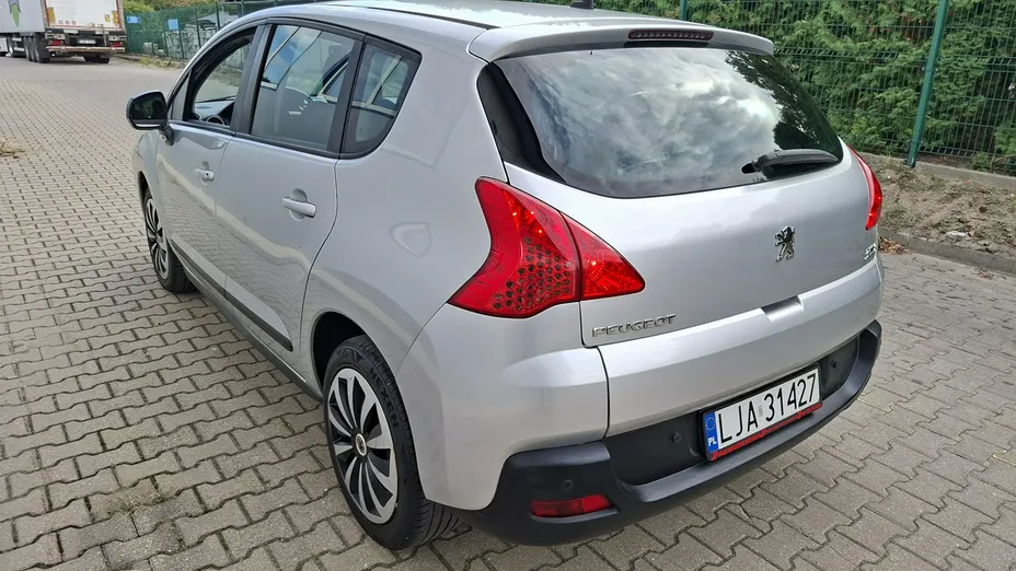 PEUGEOT 3008 -