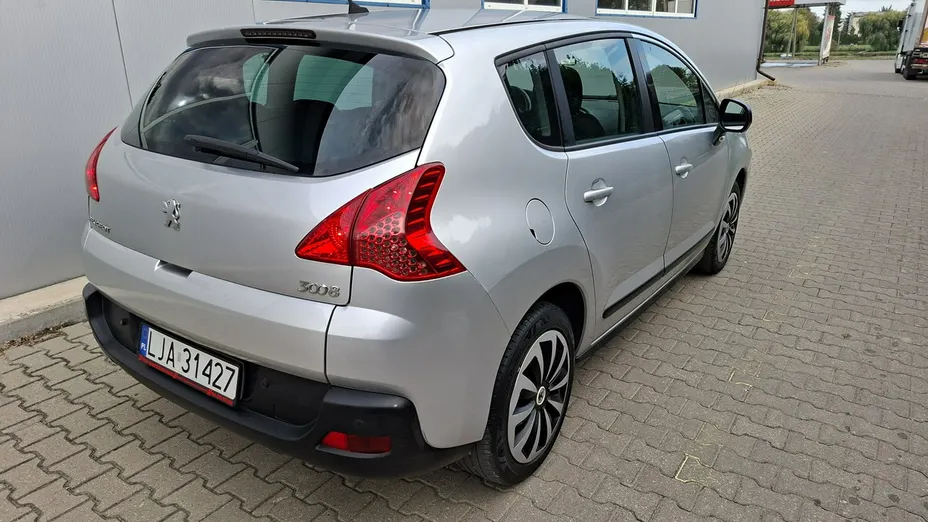 PEUGEOT 3008 -