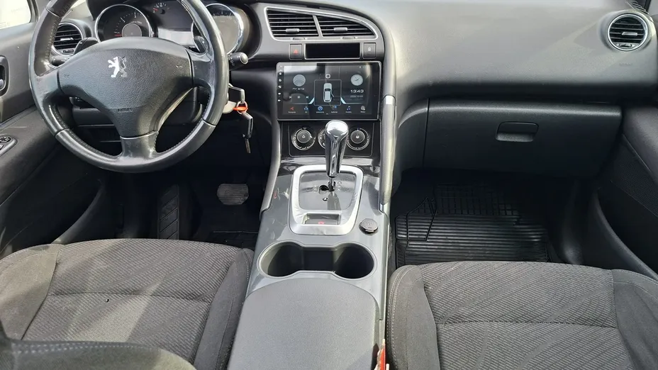 PEUGEOT 3008 -
