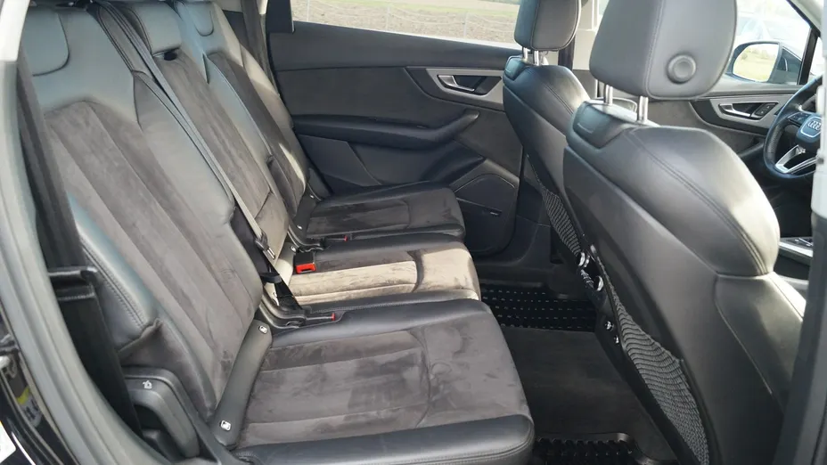 AUDI Q7 -