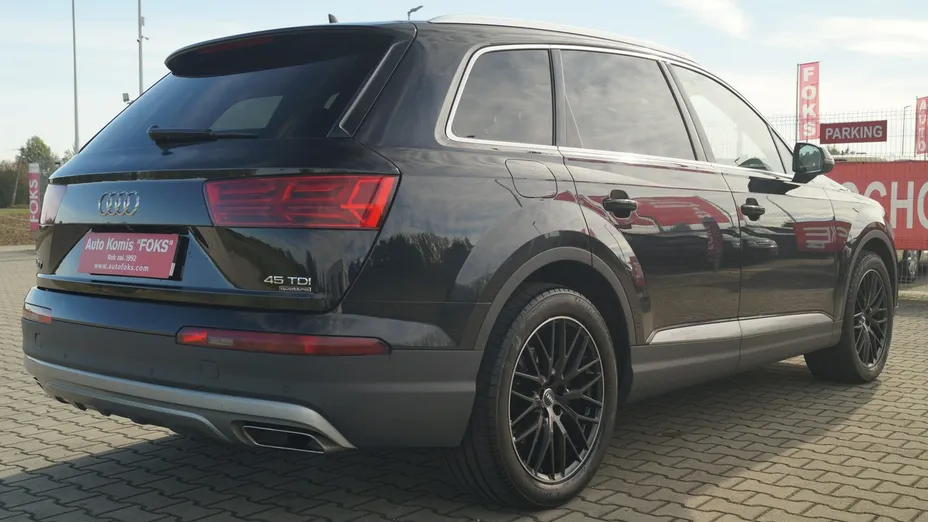 AUDI Q7 -