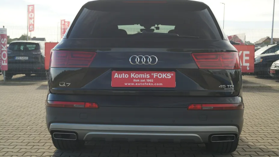 AUDI Q7 -