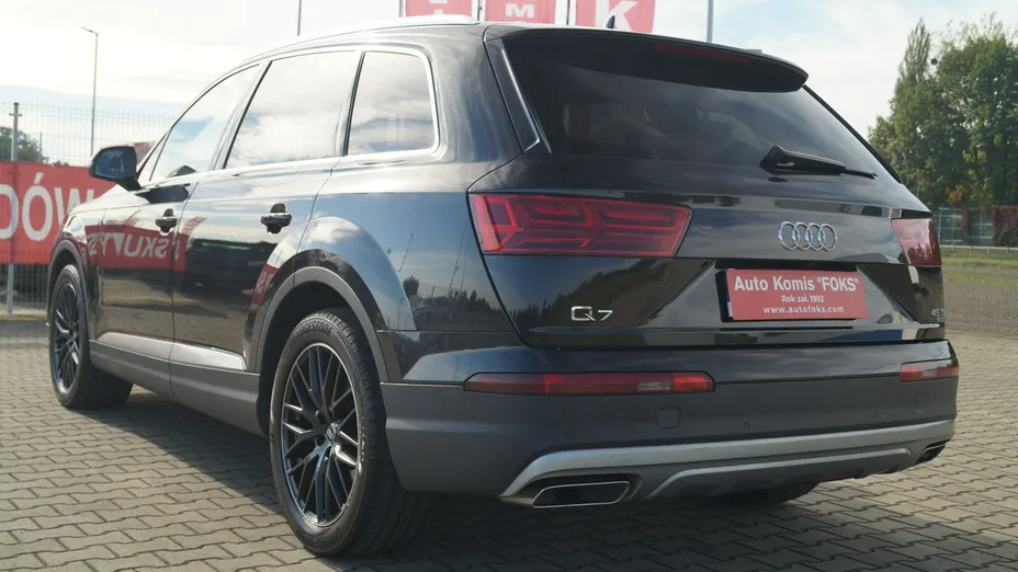 AUDI Q7 -