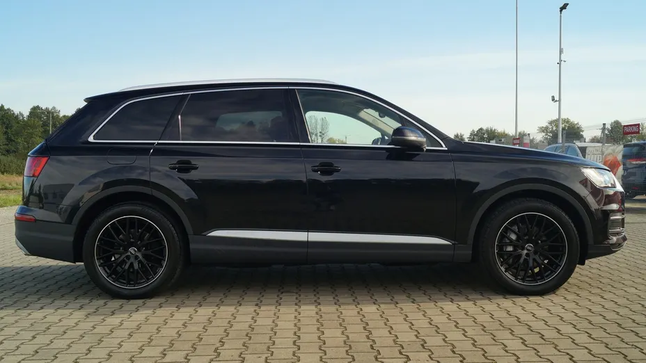 AUDI Q7 -
