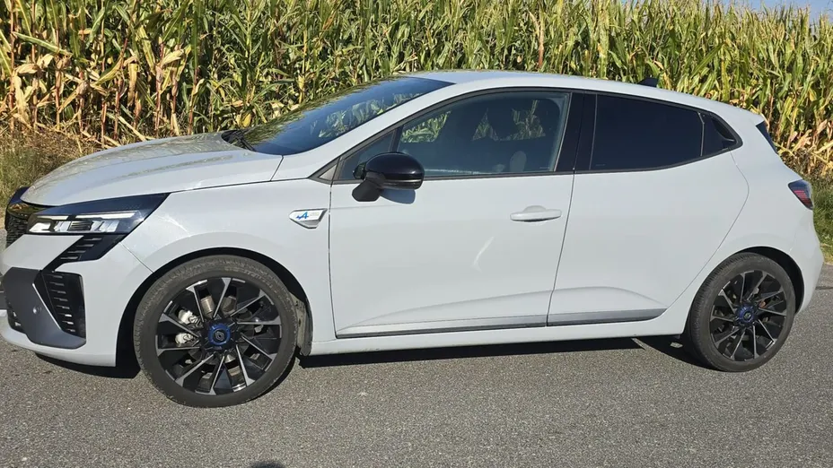 RENAULT Clio -