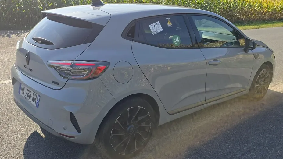 RENAULT Clio -
