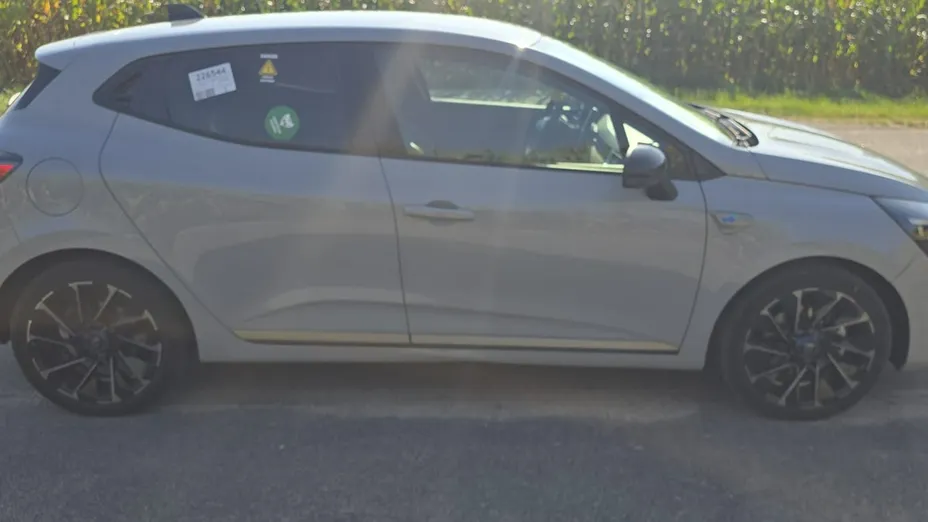 RENAULT Clio -