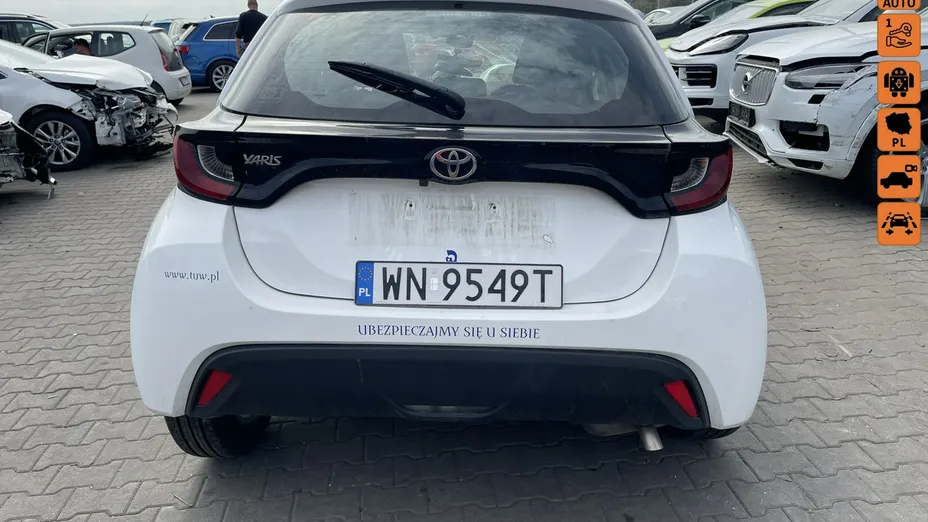 TOYOTA Yaris -