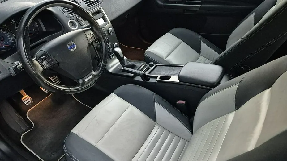 VOLVO C30 -
